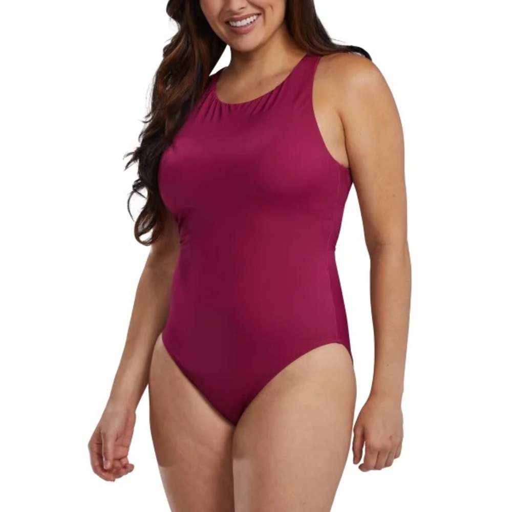 TYR Women's Swimsuit 
Removable cups
Smooth interior elastic
Minimal seams nwt